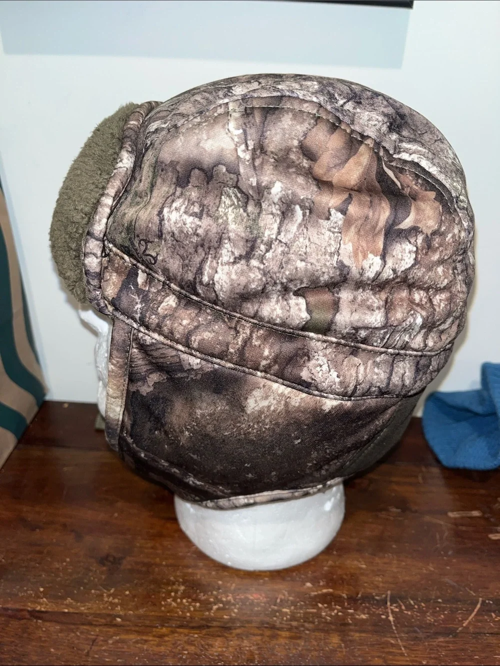 Realtree snap neck